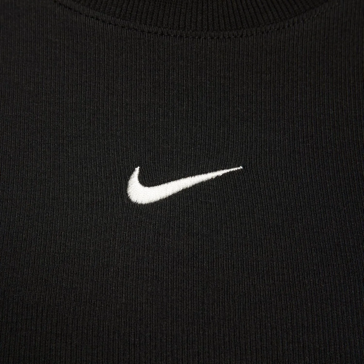 Nike Women's Sportswear Chill Knit Tight Cropped Mini-Rib Tank Top