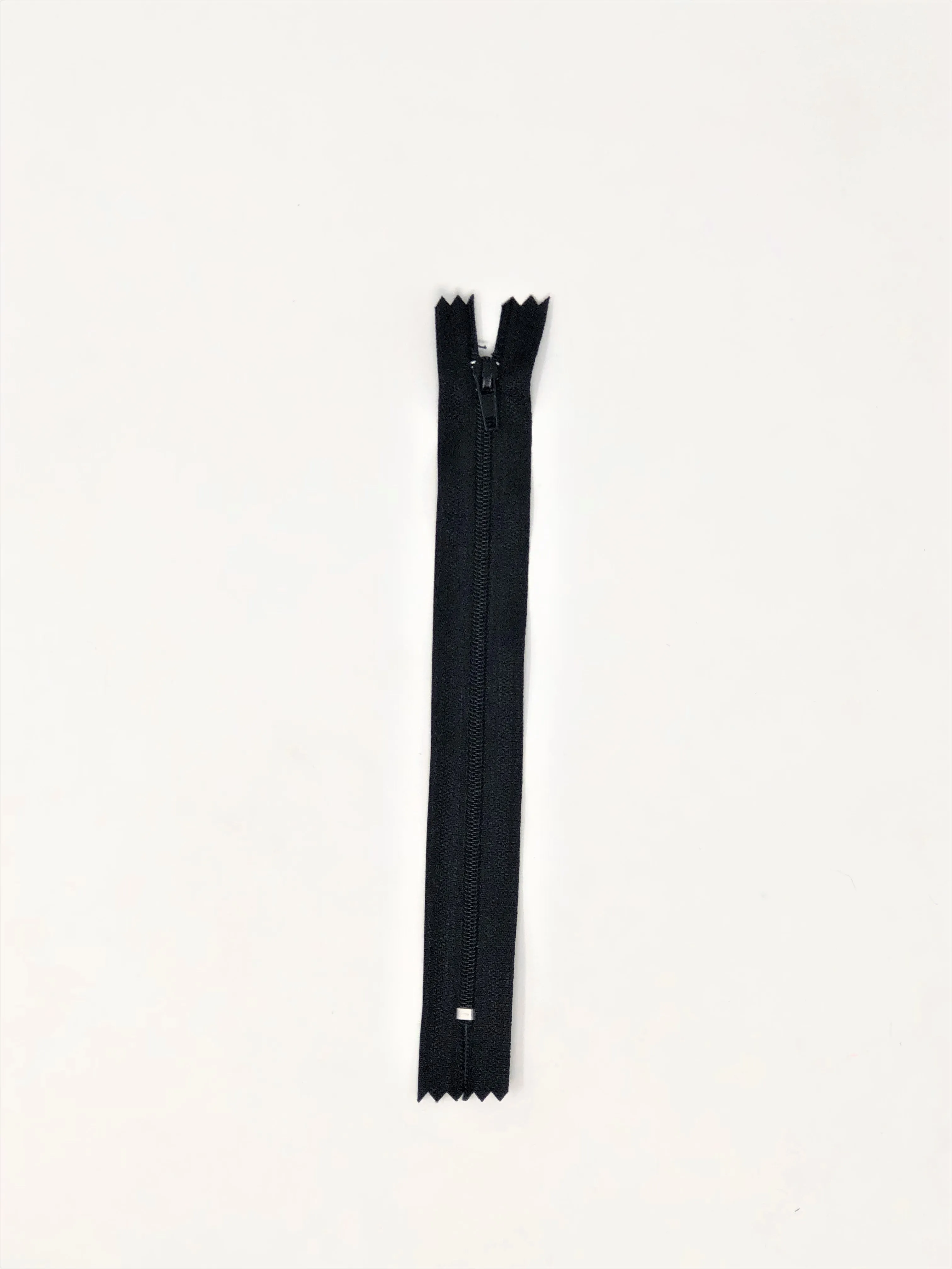 Nylon Zippers 20 Inches Coil #3 Closed Bottom