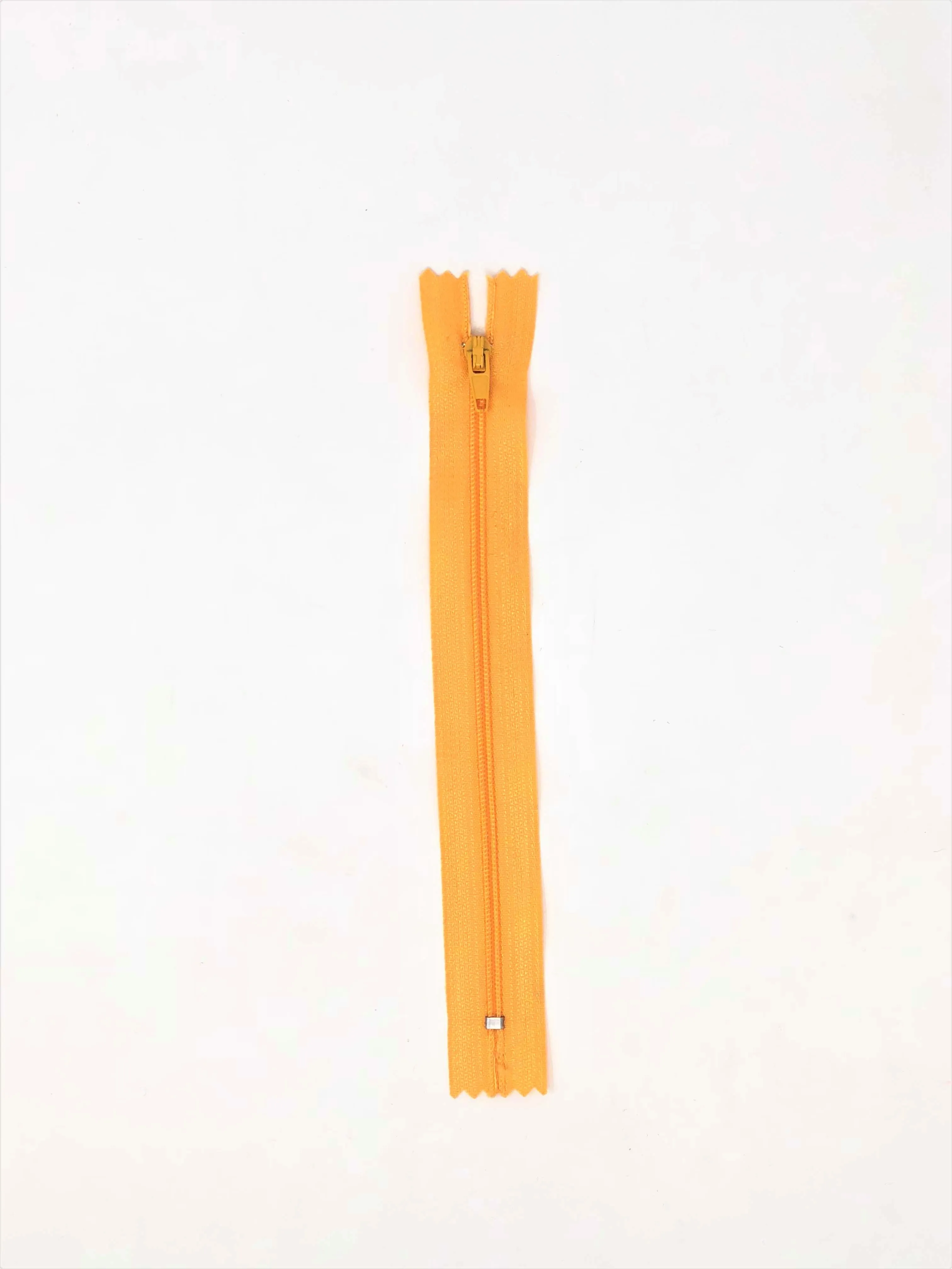 Nylon Zippers 20 Inches Coil #3 Closed Bottom
