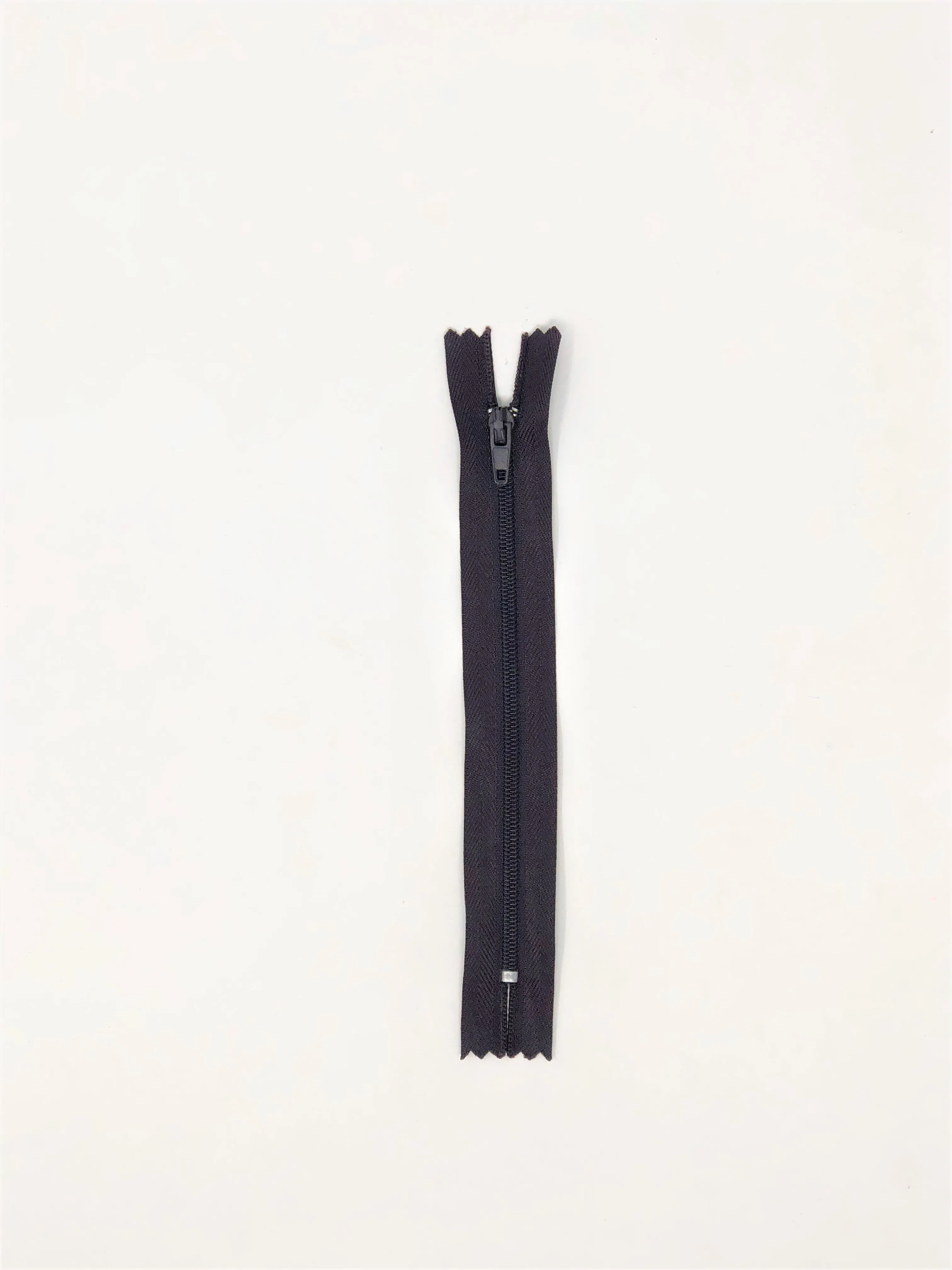 Nylon Zippers 20 Inches Coil #3 Closed Bottom