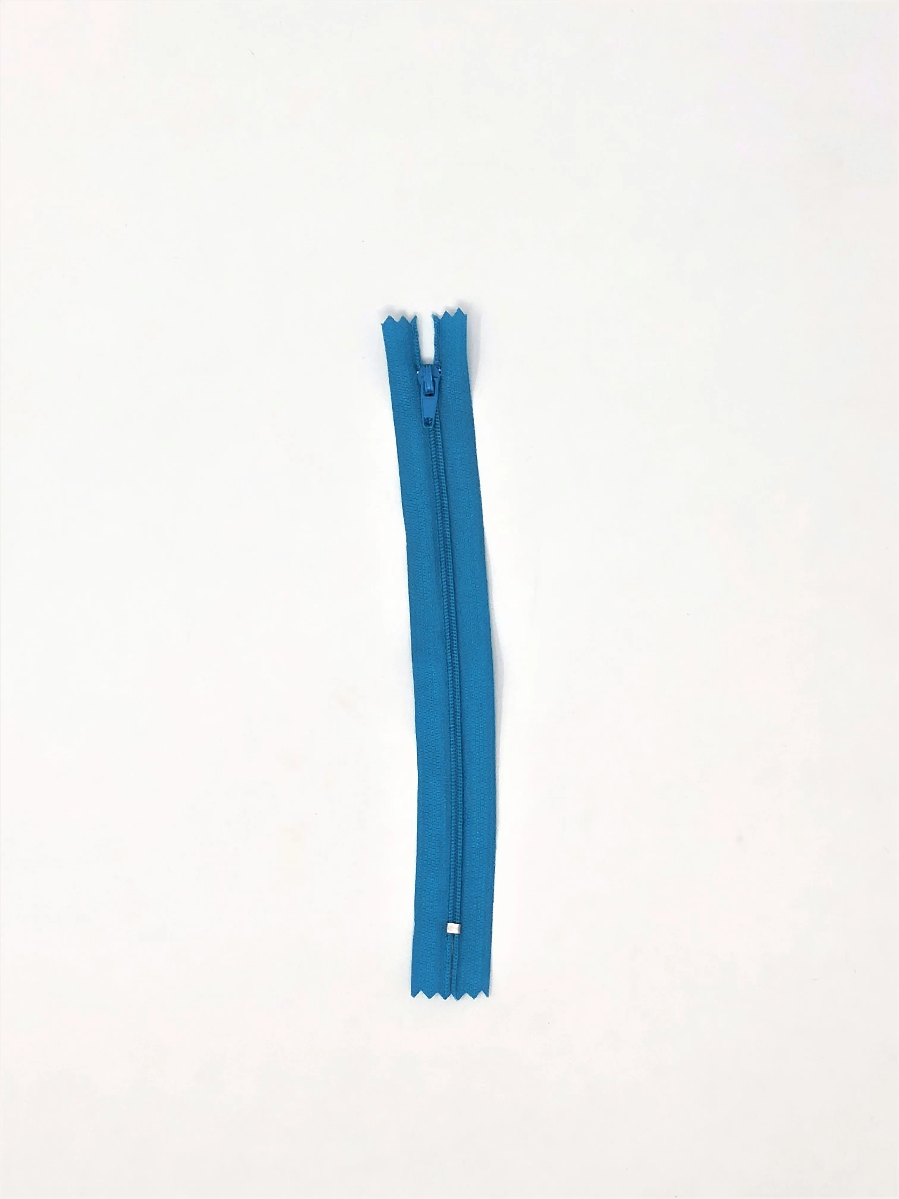 Nylon Zippers 20 Inches Coil #3 Closed Bottom