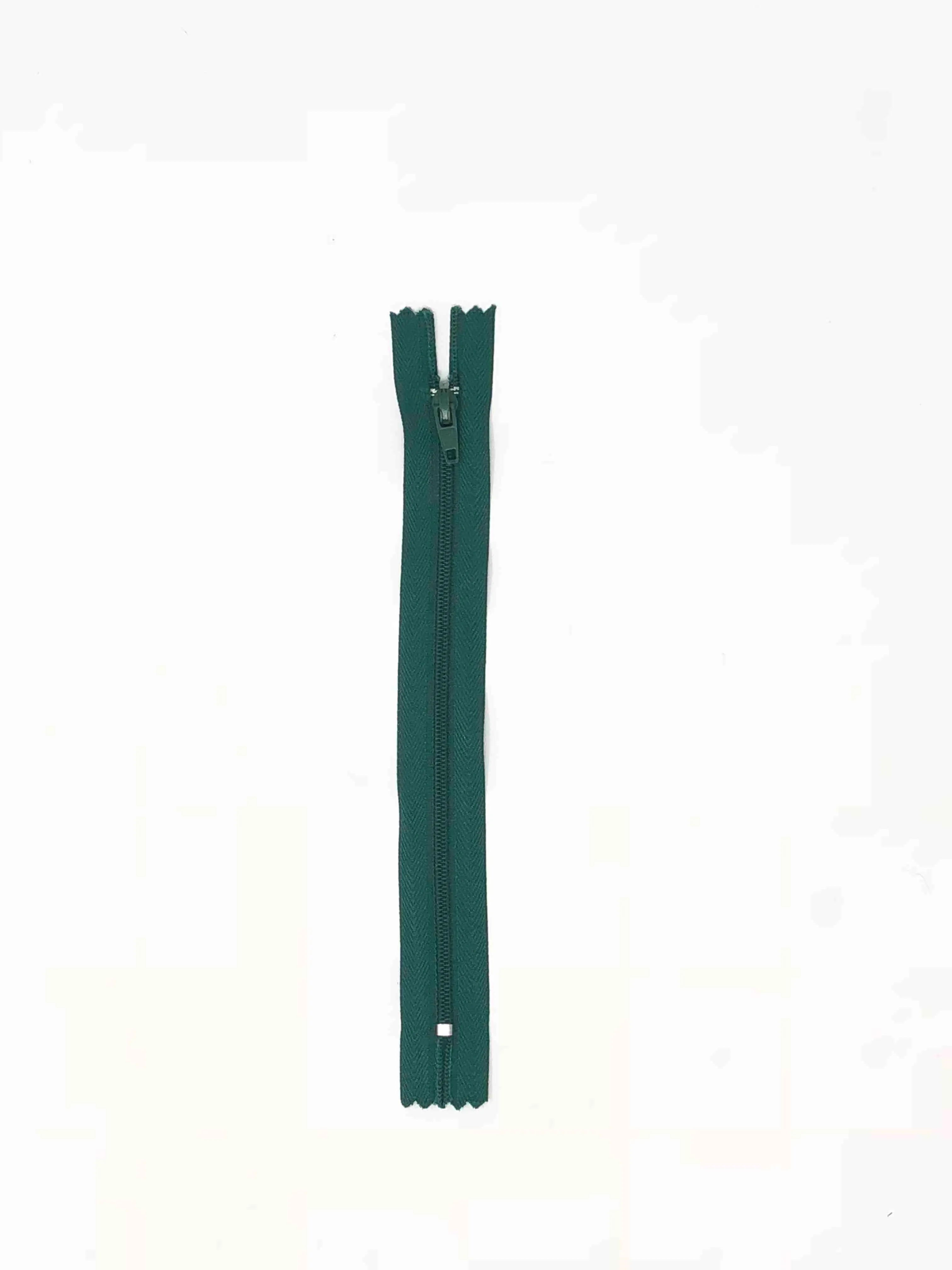 Nylon Zippers 20 Inches Coil #3 Closed Bottom