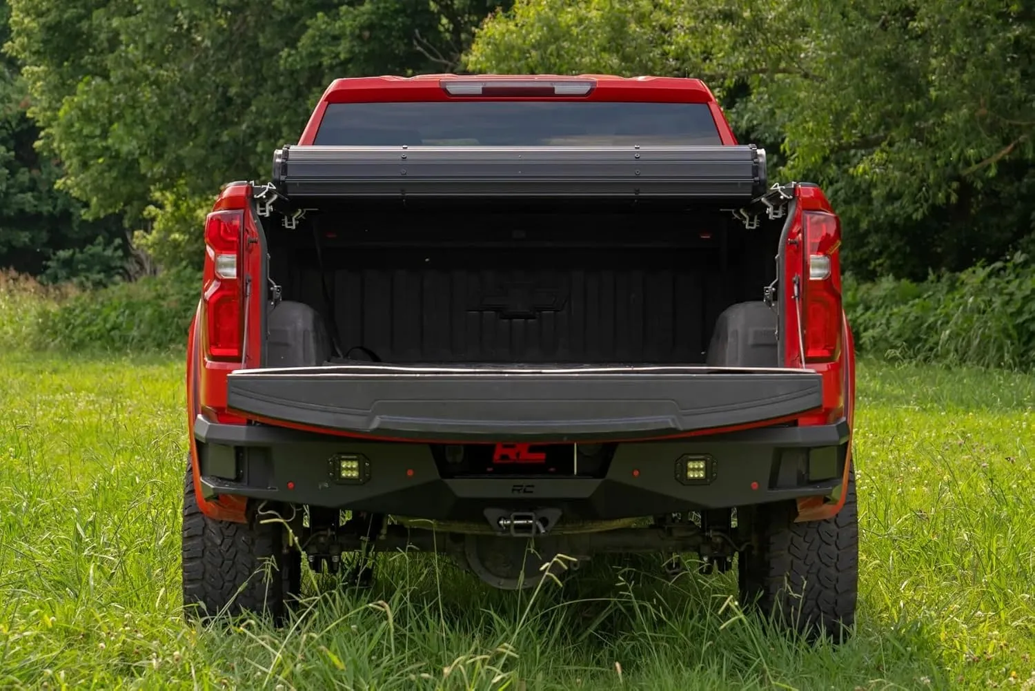 Rough Country Hard Roll-Up Tonneau Cover for Chevy Silverado & GMC Sierra 1500 (2019-2025) - Aluminum Truck Bed Cover, Fits 5'10 Bed (70")