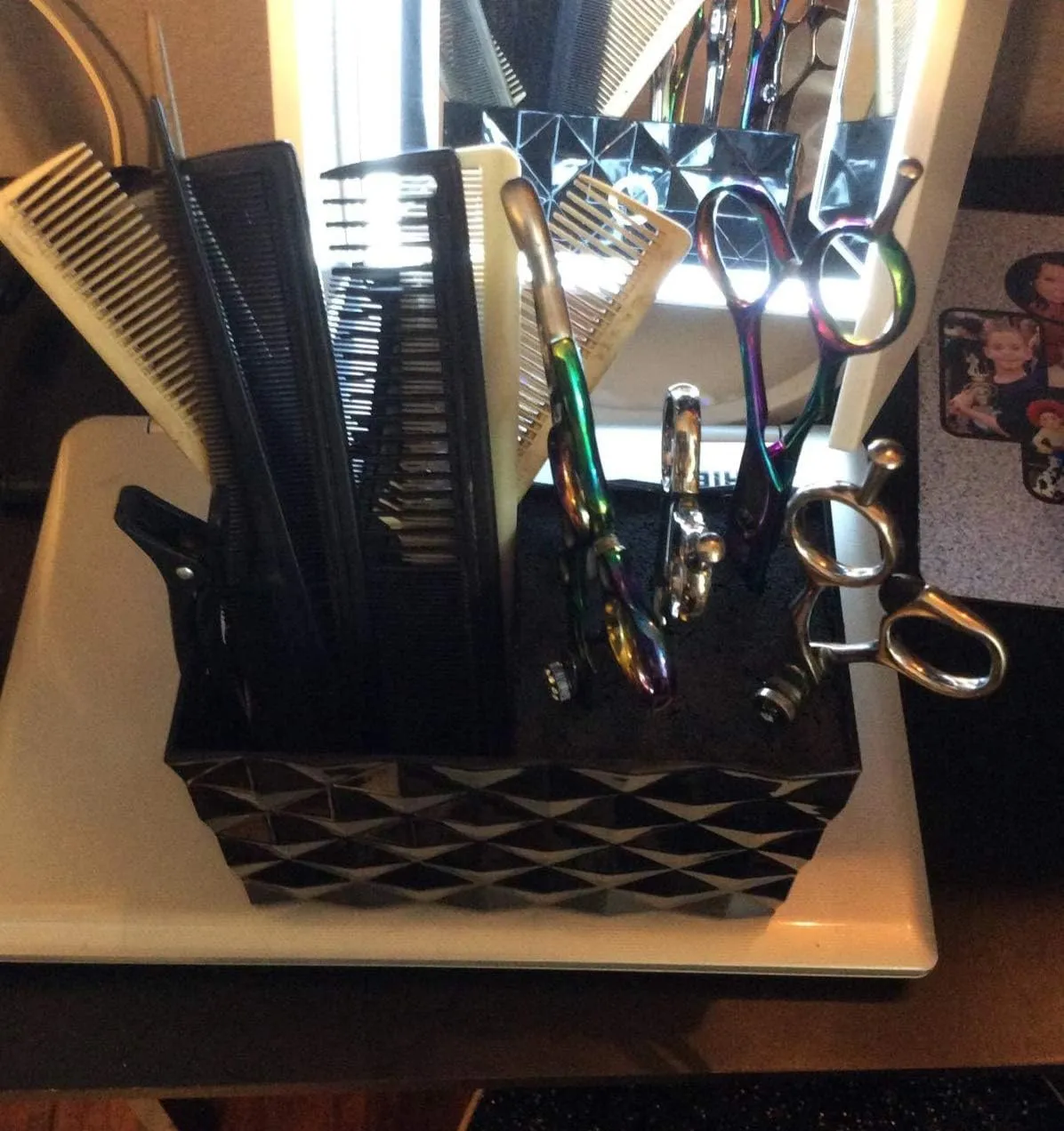 Salon Shears Rack for Hair Stylist Scissors Container for Pet Grooming Hair Cutting Organizer Storage Box Salon Shear Holder Combs Clips Brushes Hairdressing Combs Organizer (White)