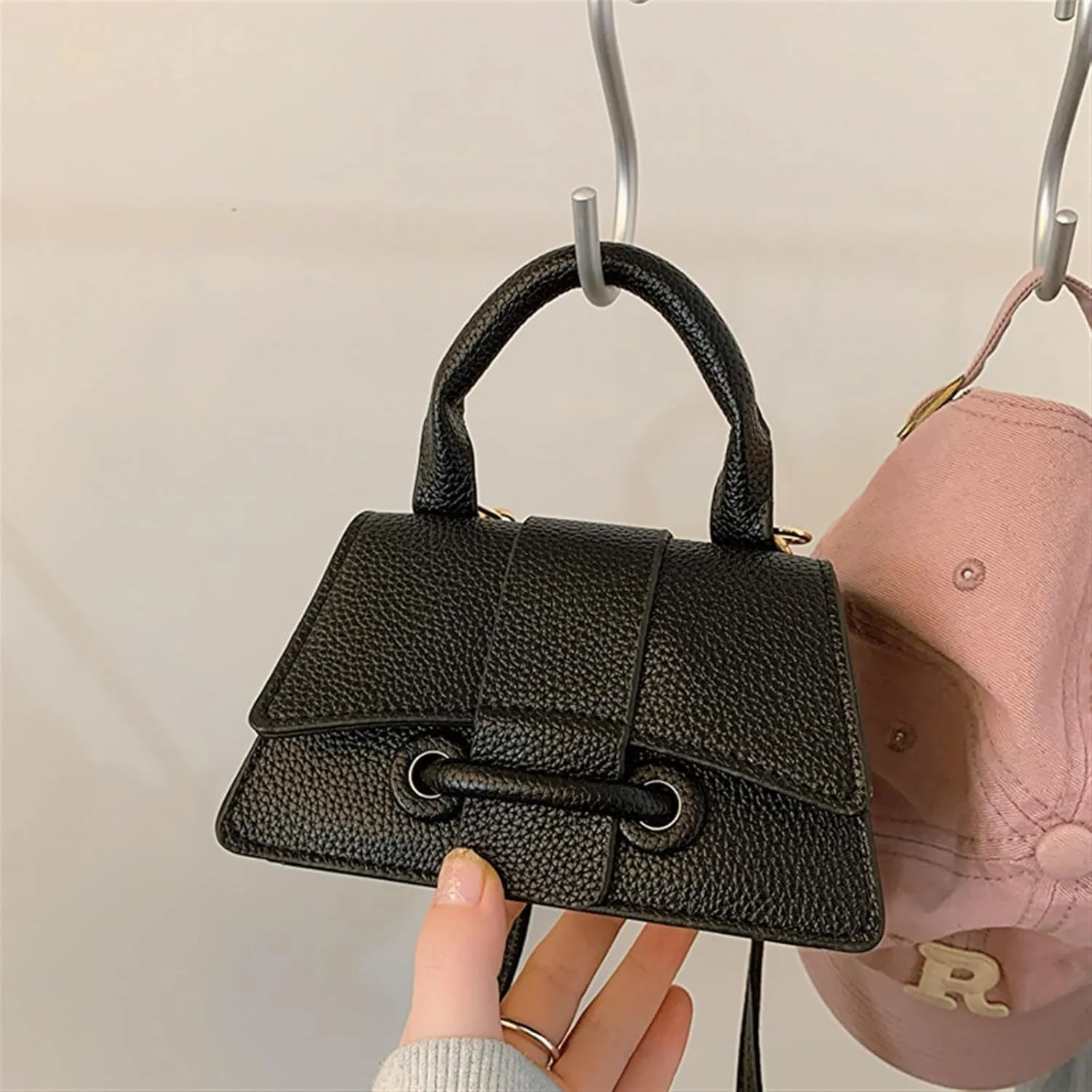 Shoulder Lychee print crossbody bag, niche design small bag, shoulder bag (Black)
