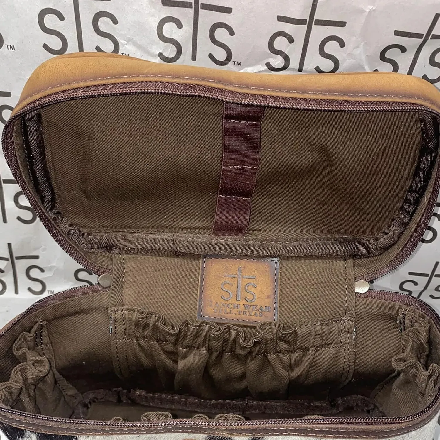 STS Ranchwear Cowhide Train Case
