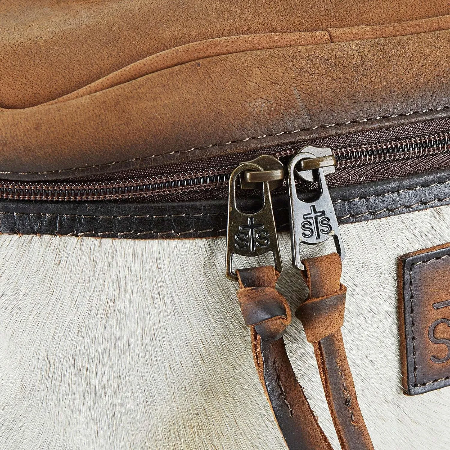 STS Ranchwear Cowhide Train Case