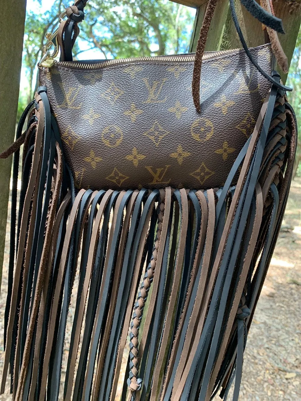 The Two Toned Pochette Fringed