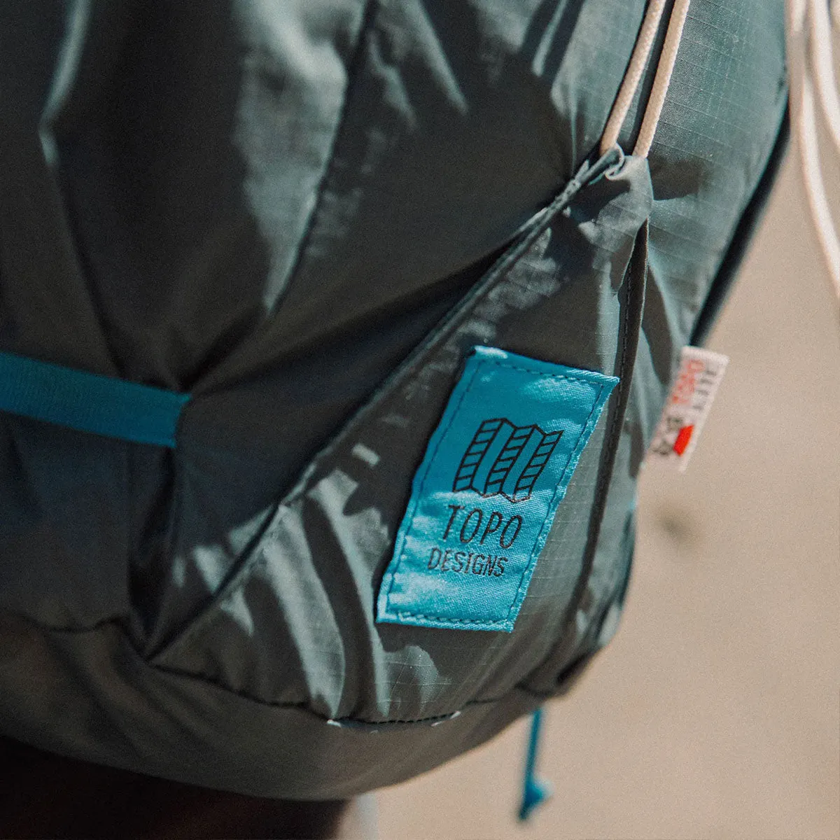Topo Designs : TopoLite Cinch Pack 16L : Pond Blue