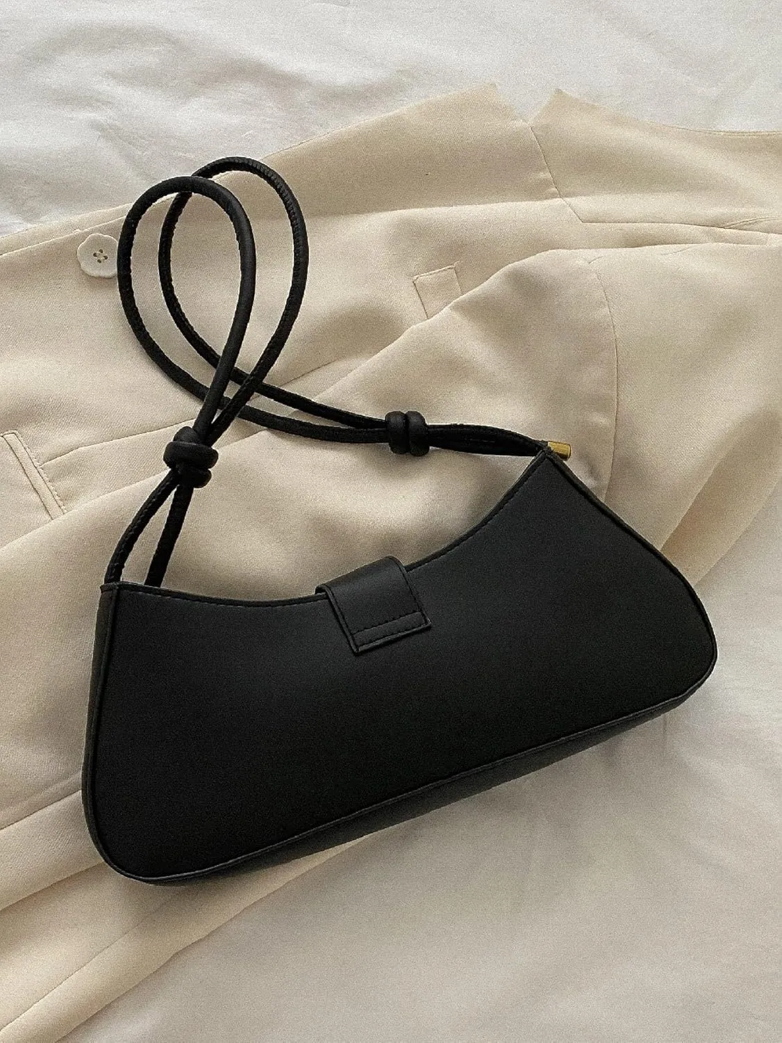 Verdusa Women's Buckle Decor solid color Shoulder Bag Hobo Zipper Top Handle Bag