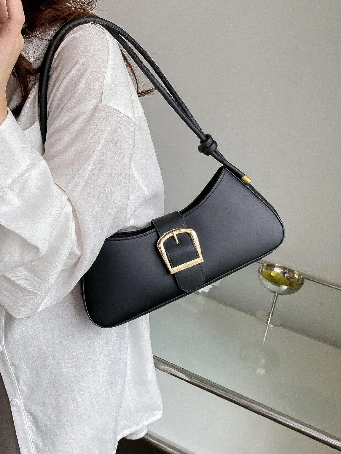Verdusa Women's Buckle Decor solid color Shoulder Bag Hobo Zipper Top Handle Bag