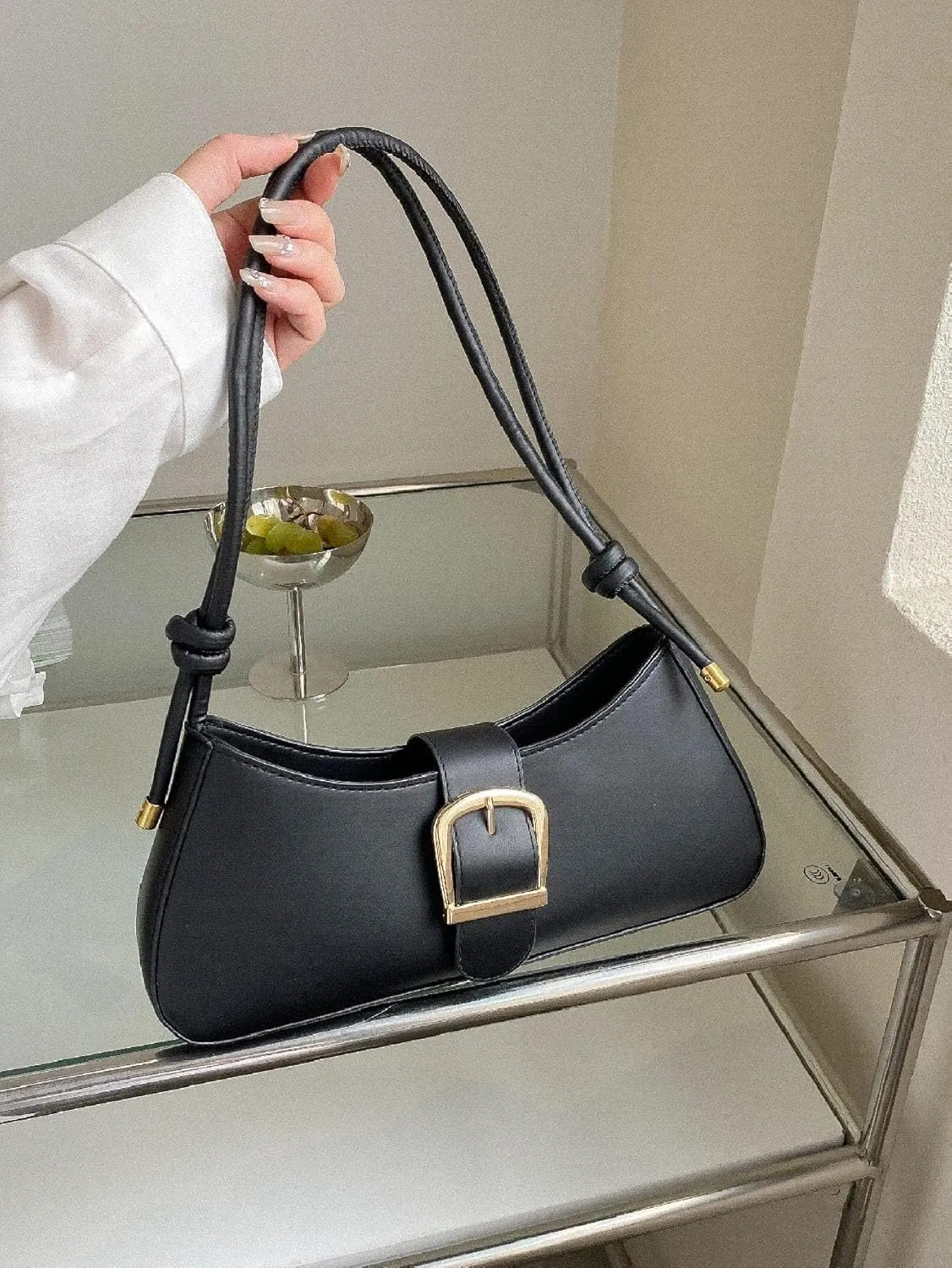 Verdusa Women's Buckle Decor solid color Shoulder Bag Hobo Zipper Top Handle Bag
