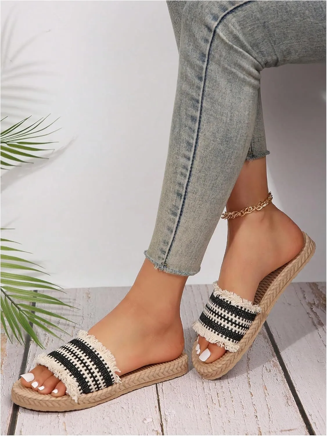 Verdusa Women's Open Toe Fringe Sandals Slip On Outdoor Boho Beach Slides