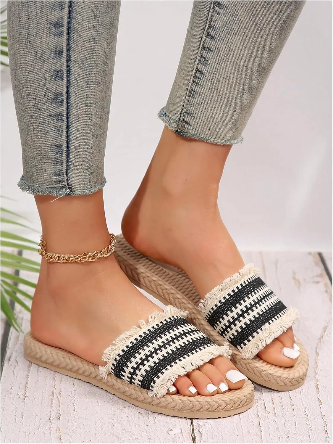 Verdusa Women's Open Toe Fringe Sandals Slip On Outdoor Boho Beach Slides